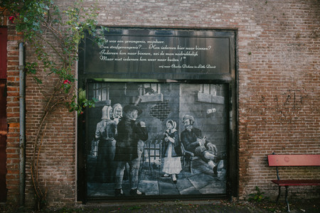 Drawing graffiti on the streetの写真素材