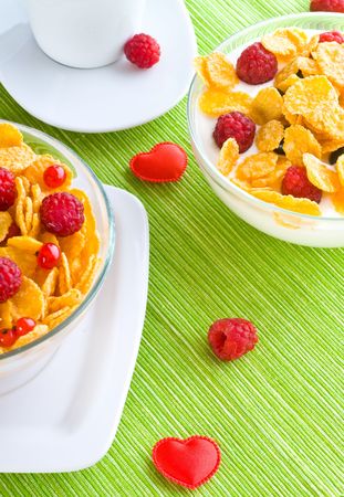 Corn flakes and fresh berries
の写真素材
