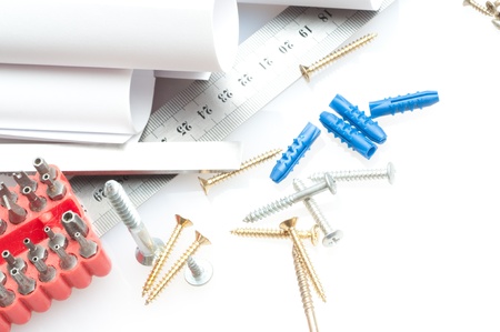 Screwdriver, screws and the drawing
