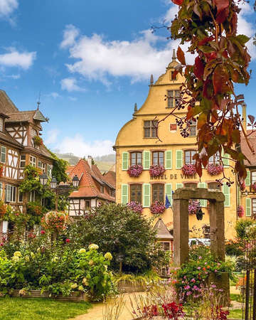 Colorful painting modern artistic artwork, drawing in oil European famous street view, beautiful old vintage house, textured brush strokes, design print for canvas or paper poster, touristic productの写真素材