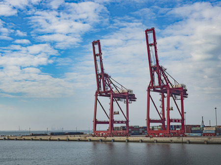 Wharf crane