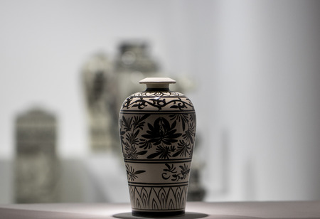 porcelain vaseのeditorial素材