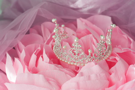 Wedding vintage crown of bride, pearls and veil. wedding concept. vintage filtered and toned imageの写真素材