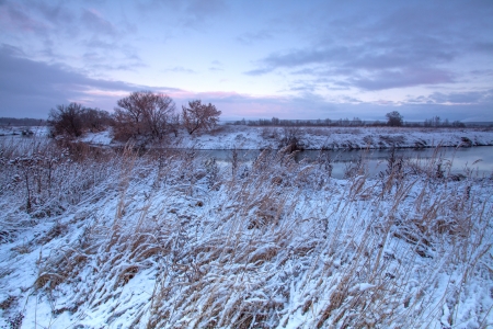 Frosty winter morning on the riverの写真素材