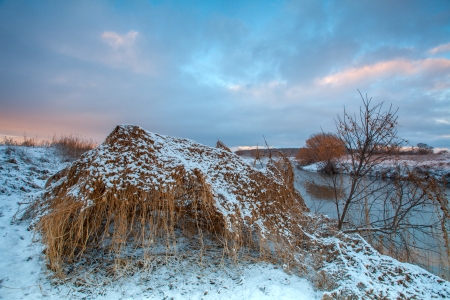 Winter morning on the riverの写真素材
