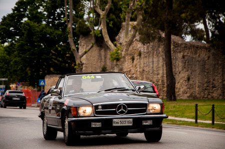 mercedes pagoda