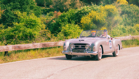 PESARO COLLE SAN BARTOLO, ITALY - MAY 17 - 2018: NASH HEALEY SPORTS 4143 cm3 1953 on an old racing car in the Mille Miglia rally 2018 the famous italian historical race (1927-1957)のeditorial素材