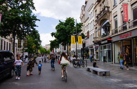 Antwerp, Flanders, Belgium. August 2019. Along the main shopping street, the meir, many people stroll around the city.のeditorial素材