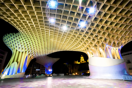 SPAIN - SEVILLA: Night view of Metropol Parasol in Plaza Encarnacion, Andalusia province.のeditorial素材