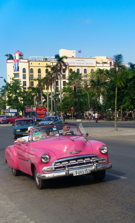 HAVANA, CUBA-DECEMBER 6, 2017 : American classic car in Havana downtown.のeditorial素材