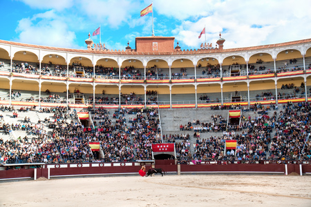 MADRID - OKTOBER 17: Bullfighter fights for a sold out crowd at the Plaza del Toros de Las Ventas, in Madrid, Spain. 
のeditorial素材