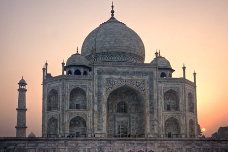  view of Taj Mahal at sunset, Agra, Uttar Pradesh, India.の写真素材