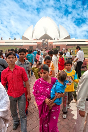 NEW DELHI . NOVEMBER 2007: People at the Baha'i House of worship, known as lotus Temple in New Delhi on November 10, 2011. Inaugurated in 1986, serves as the Mother Temple of all Indian Subcontinent.のeditorial素材