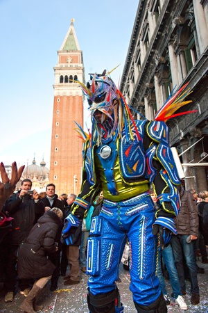 VENICE - MARCH 05: Participant in The Carnival of Venice, an annual festival that starts around two weeks before Ash Wednesday and ends on Shrove Tuesday or Mardi Gras on March 05  2011 in Venice, Italy.のeditorial素材