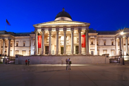 Night shot of The national gallery, London, UK.のeditorial素材
