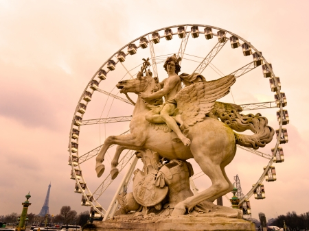 Place de la Concorde at sunset with the panoramic wheel, Paris - Franceのeditorial素材