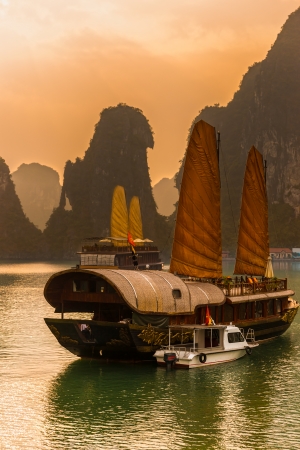 Halong Bay, Vietnam. Unesco World Heritage Site. Most popular place in Vietnam.のeditorial素材