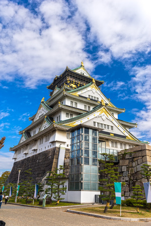 Osaka Castle in Osaka with autumn leaves. Japan.のeditorial素材