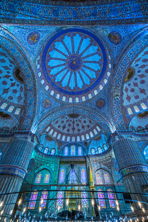 Inside The Blue Mosque, (Sultanahmet Camii), Istanbul, Turkey.のeditorial素材