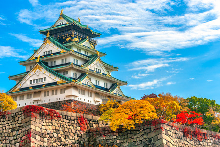 Osaka Castle in Osaka with autumn leaves. Japan.のeditorial素材