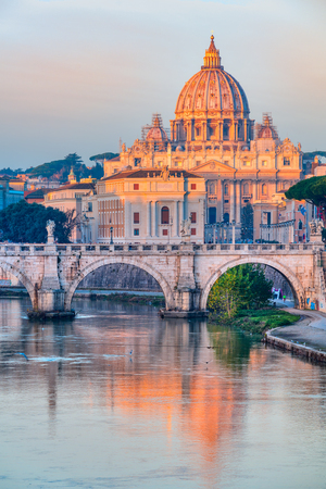Sunset view of St Peter Cathedral, Rome, Italyのeditorial素材