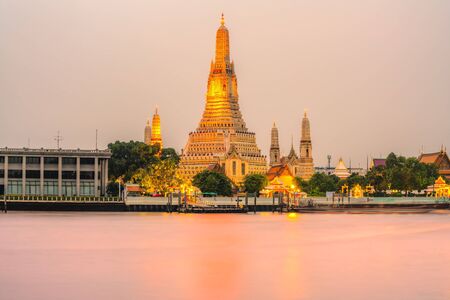 Wat Arun, The Temple of Dawn,  Bangkok, Thailandia.の写真素材