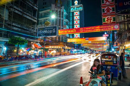 BANGKOK - MARCH 03: Busy Yaowarat Road in the evening on March 03, 2013 in Bangkok. Yaowarat Road is a main street in Bangkok's Chinatown, it was opened in 1891 in the reign of King Rama V.のeditorial素材