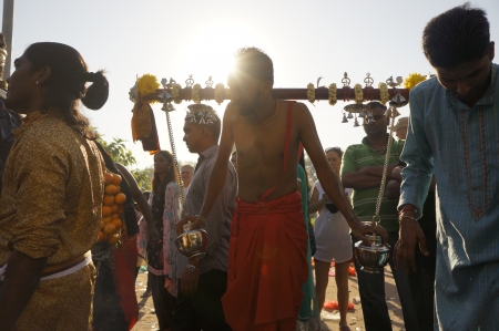KUALA LUMPUR - JAN 27: A devotee makes preparation before their started the Thaipusam festival at Batu Cave, near Kuala Lumpur, Malaysia on Sunday, January 27, 2013. のeditorial素材