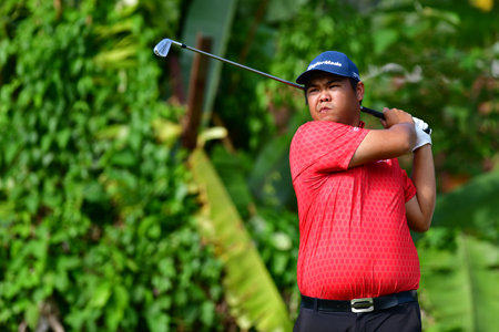 PETALING JAYA, NOV 26 : Lloyd Jefferson Go of Philippine, pictured during final round of PKNS Selangor Masters '22 at Kelab Golf Seri Selangor. Petaling Jaya, Malaysia on November 26, 2022.のeditorial素材