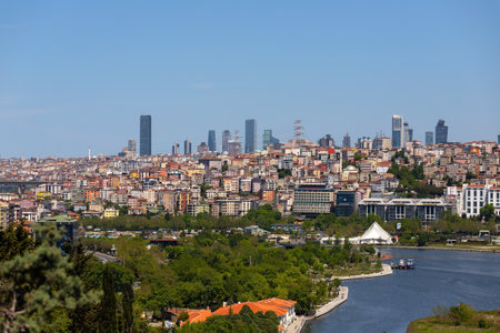 Istanbul. Turkiye. 05.12.2025. Beautiful panorama of the European part of the city.のeditorial素材