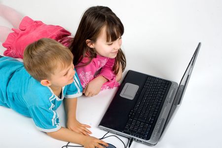 children with laptop
