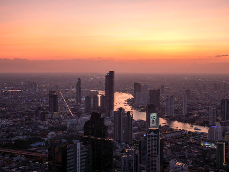 Urban Elegance: Sunset Splendor in the Heart of Bangkokの写真素材