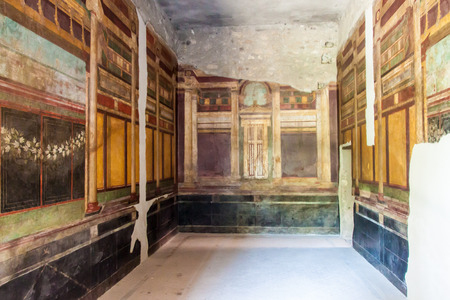 Interior of a room at ruins of ancient city Pompeii, destroyed by vulcanic eruption of Vesuvio mountain, Italyのeditorial素材
