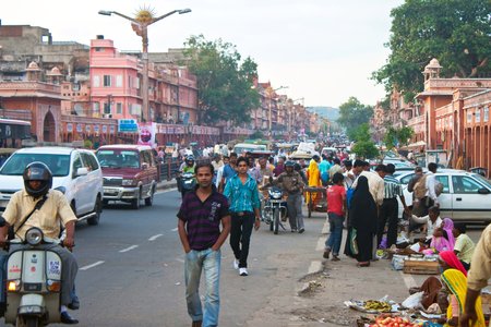 JAIPUR, INDIA - AUGUST 4: Road Traffic on August 4, 2011 in Jaipur, India. Jaipur, also popularly known as the Pink City, is the capital and largest city of the Indian state of Rajasthan.のeditorial素材