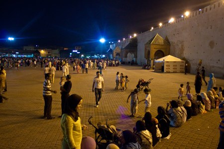 MEKNES, MOROCCO - JULY 28: People on a main square on July 28, 2010 in Meknes, Morocco. Meknes is a 1000 years old imperial city in Morocco.のeditorial素材