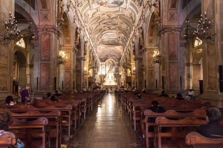 SANTIAGO, CHILE - FEB 28, 2015: Interior of cathedral (Catedral Metropolitana) in Santiago de Chileのeditorial素材