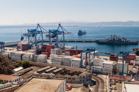 VALPARAISO, CHILE - MARCH 29: Cranes in a port of Valparaiso, Chileのeditorial素材
