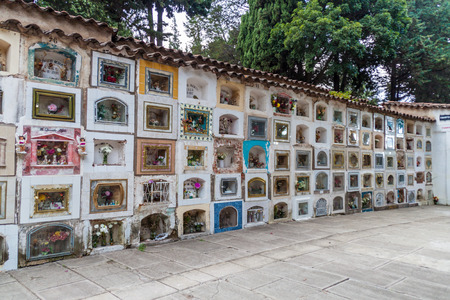 SUCRE, BOLIVIA - APRIL 21, 2015:  Graves at Cementerio Municipal cemetery in Sucre, Boliviaのeditorial素材