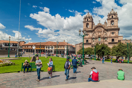 CUZCO, PERU - MAY 23, 2015:  La Compania de Jesus church on Plaza de Armas square in Cuzco, Peru.のeditorial素材