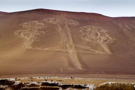 Giant Candelabra carving (Candelabra of the Andes) on Paracas peninsula,Peruの写真素材