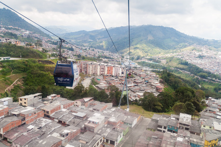MANIZALES, COLOMBIA - SEPTEMBER 5, 2015: Cable car in Manizales. This line connects bus terminal and the city center.のeditorial素材