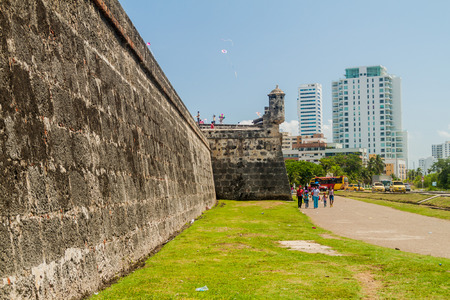 CARTAGENA DE INDIAS, COLOMBIA - AUG 28, 2015: People walk along the fortification walls in Cartagena.のeditorial素材