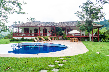 MANIZALES, COLOMBIA - SEPTEMBER 6, 2105: Main building of Hacinda Venecia coffee farm hotel.のeditorial素材