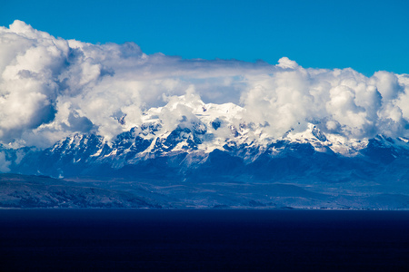 Cordillera Real mountain range behind Titicaca lake, Boliviaの写真素材