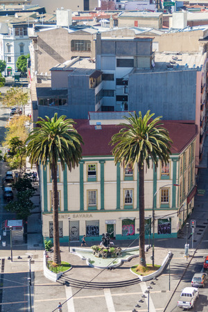 VALPARAISO, CHILE - MARCH 29, 2015: View of Plaza Anibal Pinto square in Valparaiso, Chileのeditorial素材
