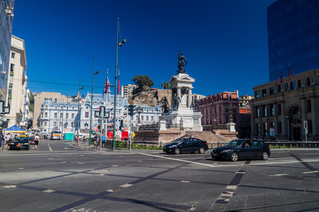 VALPARAISO, CHILE - MARCH 29, 2015: Plaza Sotomayor square in Valparaiso, Chileのeditorial素材