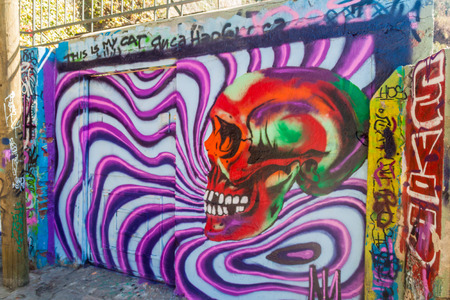 VALPARAISO, CHILE - MARCH 29, 2015: Colorful mural in Valparaiso, Chileのeditorial素材