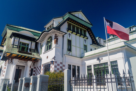 VALPARAISO, CHILE - MARCH 29, 2015: Palacio Baburizza, Art museum in Valparaiso, Chileのeditorial素材