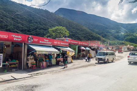 YOLOSITA, BOLIVIA - MAY 1, 2015: Yolosita is a small village, but an important road junction in Yungas mountains in Bolivia.のeditorial素材