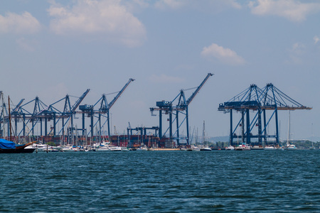CARTAGENA DE INDIAS, COLOMBIA - AUGUST 29, 2015: Cranes in the port of Cartagena.のeditorial素材